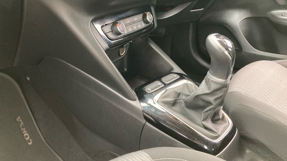 Vauxhall Corsa 1.2 SE 5dr Petrol Hatchback - Image 13