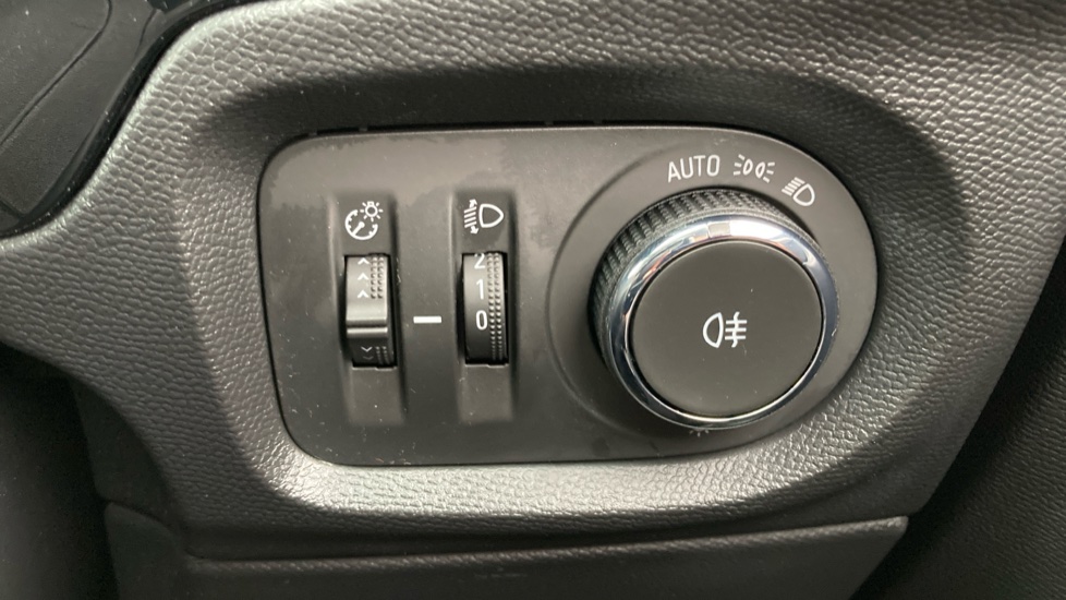 Vauxhall Corsa 1.2 SE 5dr Petrol Hatchback - Image 23
