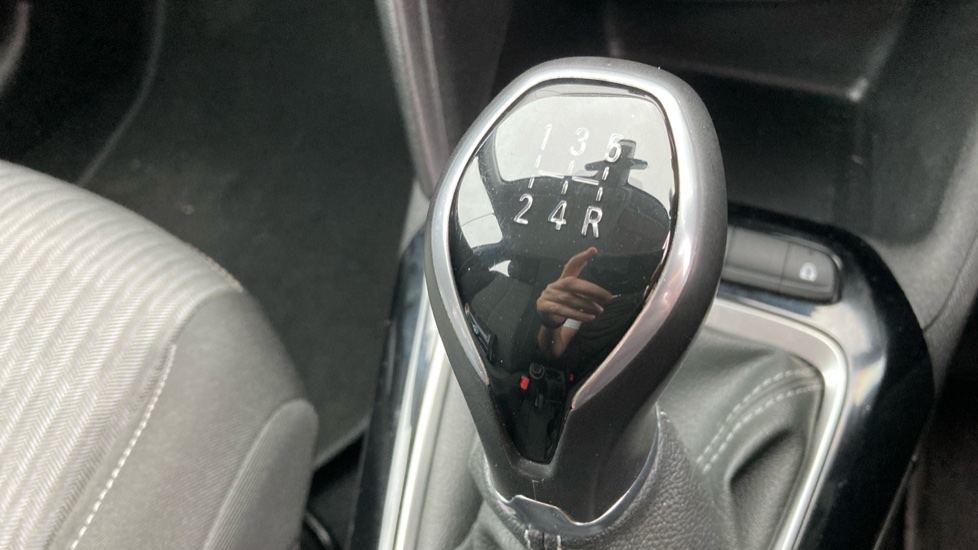 Vauxhall Corsa 1.2 SE 5dr Petrol Hatchback - Image 28