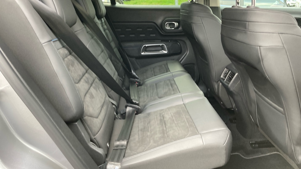 Citroen C5 Aircross 1.2 PureTech Shine 5dr EAT8 Petrol Hatchback - Image 16