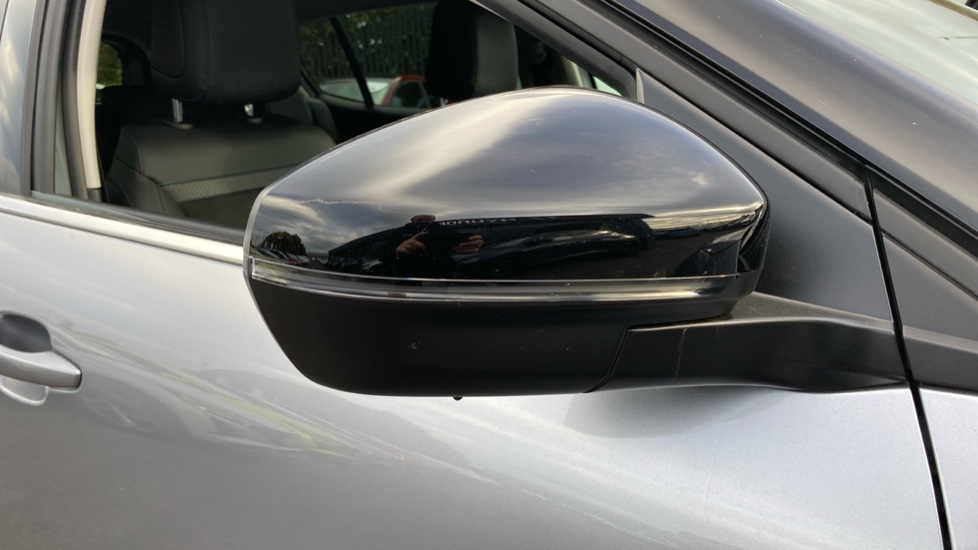 Citroen C5 Aircross 1.2 PureTech Shine 5dr EAT8 Petrol Hatchback - Image 25