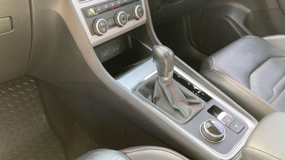 SEAT Ateca 1.5 TSI EVO FR Sport 5dr DSG Petrol Estate - Image 13