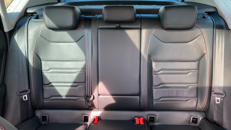 SEAT Ateca 1.5 TSI EVO FR Sport 5dr DSG Petrol Estate - Image 15