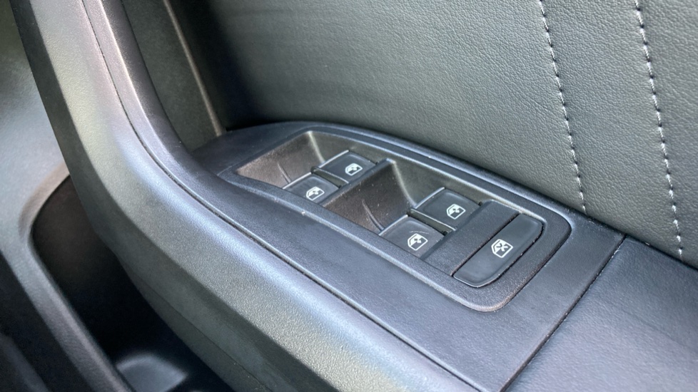 SEAT Ateca 1.5 TSI EVO FR Sport 5dr DSG Petrol Estate - Image 27