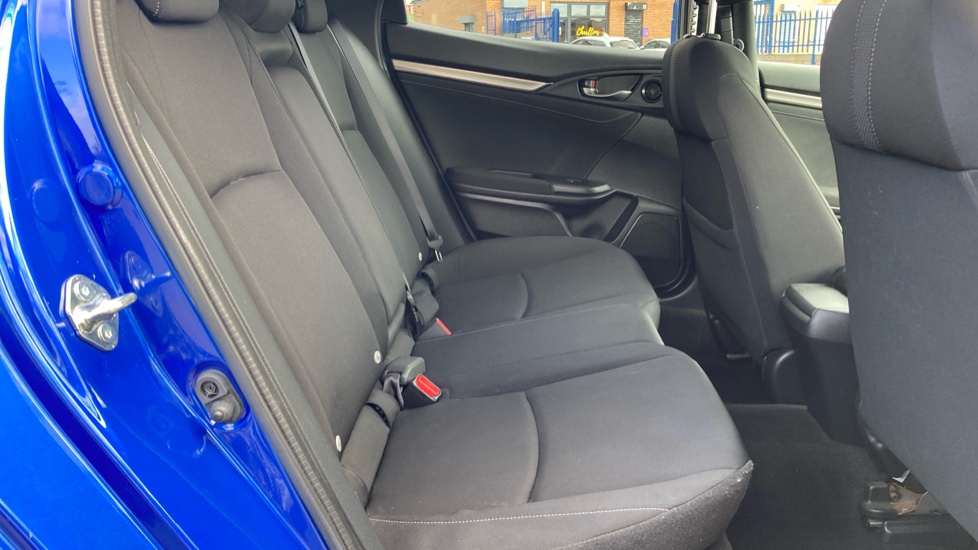 Honda Civic 1.6 i-DTEC SR 5dr Diesel Hatchback - Image 16