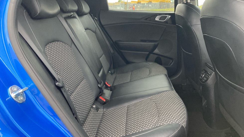 Kia Xceed 1.5T GDi ISG 3 5dr Petrol Hatchback - Image 16