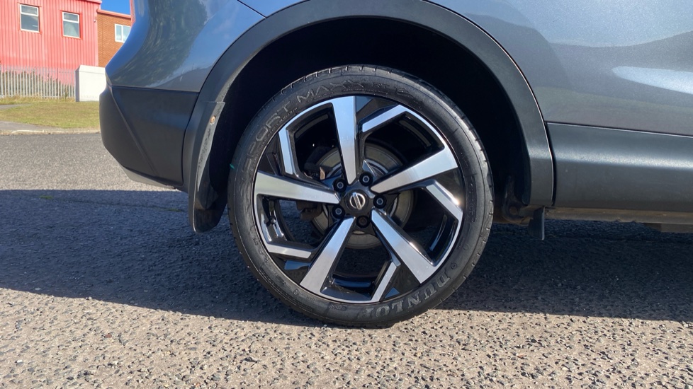 Nissan Qashqai 1.3 DiG-T Tekna 5dr Petrol Hatchback - Image 7
