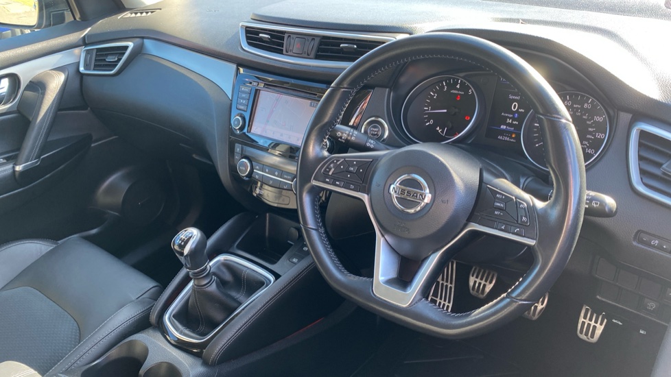 Nissan Qashqai 1.3 DiG-T Tekna 5dr Petrol Hatchback - Image 11