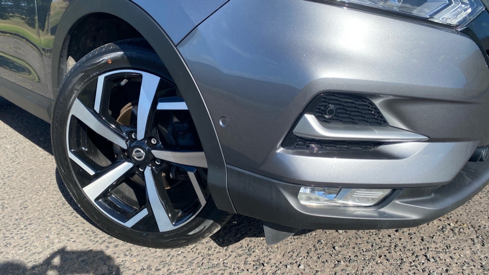 Nissan Qashqai 1.3 DiG-T Tekna 5dr Petrol Hatchback - Image 20