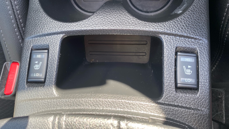Nissan Qashqai 1.3 DiG-T Tekna 5dr Petrol Hatchback - Image 28