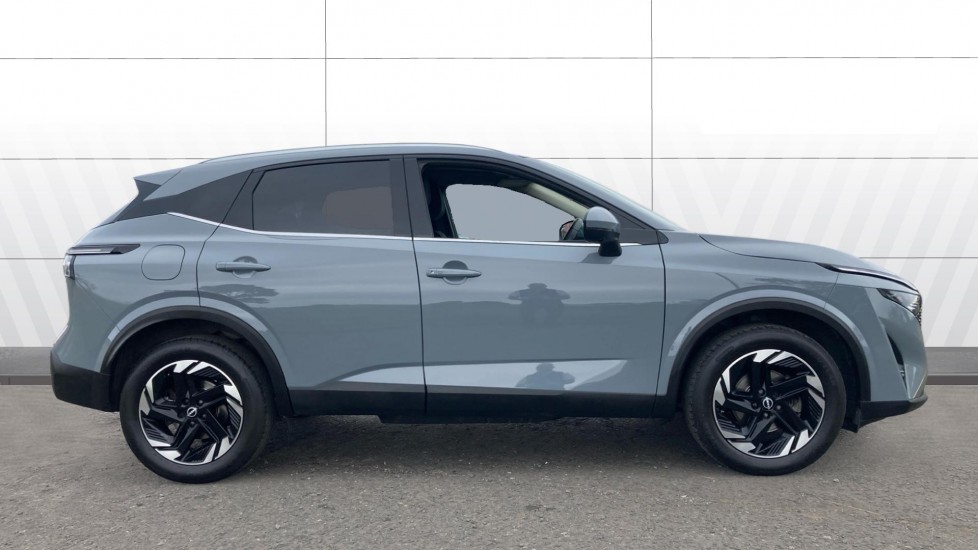 Nissan Qashqai 1.3 DiG-T MH N-Connecta 5dr Petrol Hatchback - Image 5