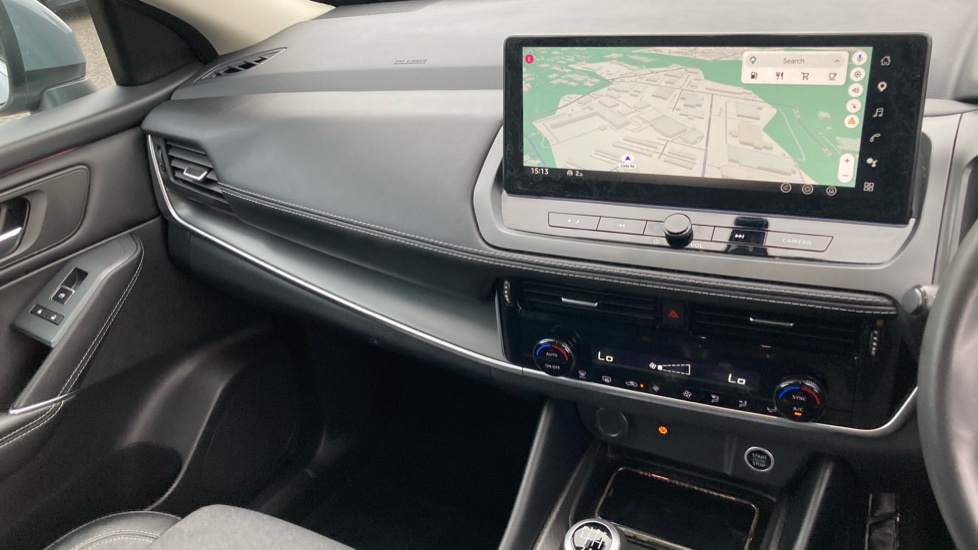 Nissan Qashqai 1.3 DiG-T MH N-Connecta 5dr Petrol Hatchback - Image 14
