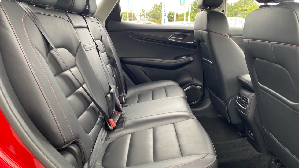 MG HS 1.5 T-GDI Excite 5dr DCT Petrol Hatchback - Image 16