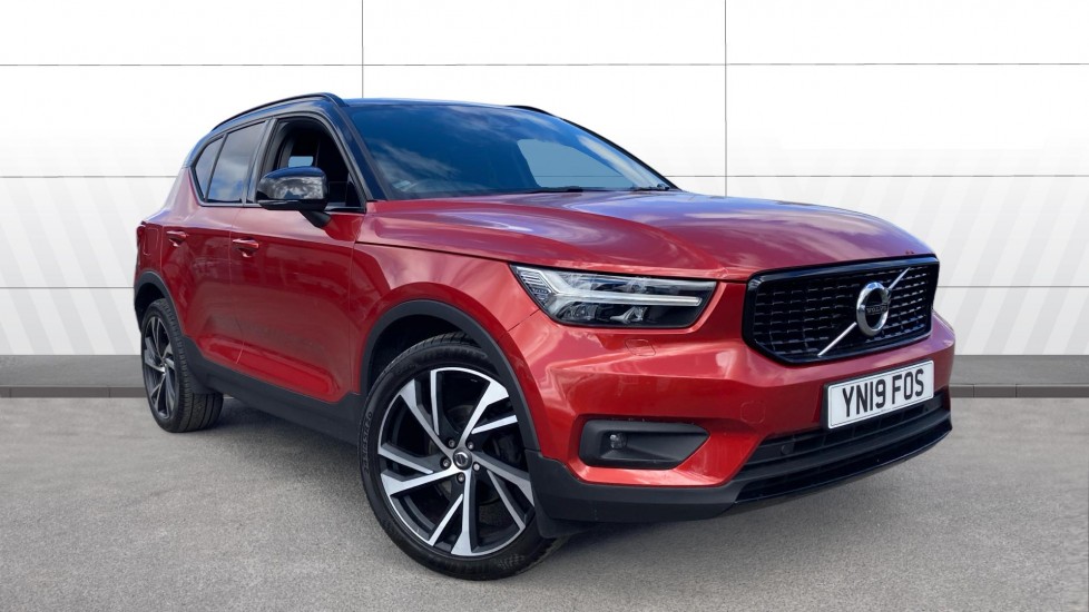 Volvo XC40 2.0 D3 R DESIGN Pro 5dr Diesel Estate - Image 1