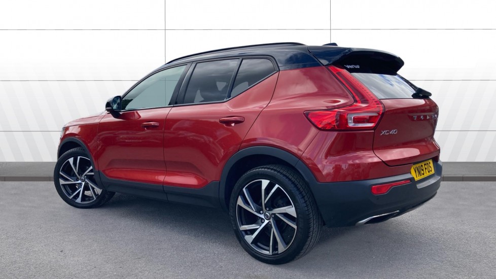 Volvo XC40 2.0 D3 R DESIGN Pro 5dr Diesel Estate - Image 2