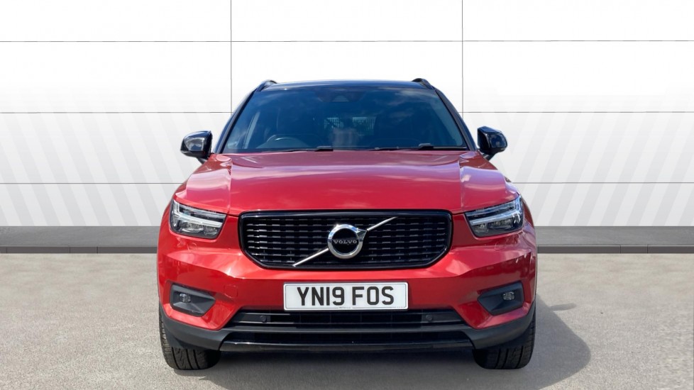 Volvo XC40 2.0 D3 R DESIGN Pro 5dr Diesel Estate - Image 3