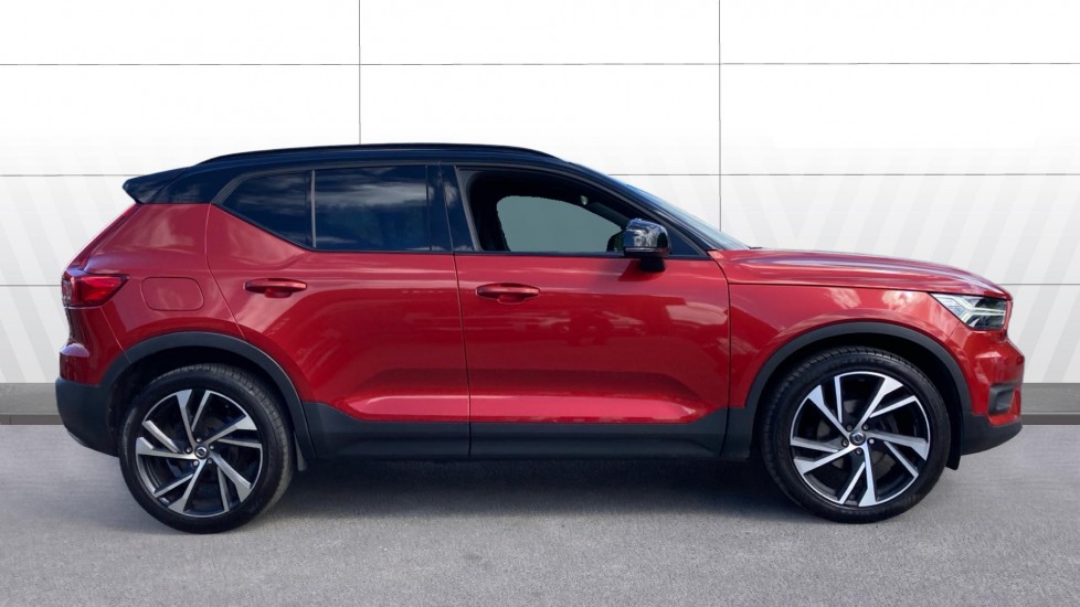 Volvo XC40 2.0 D3 R DESIGN Pro 5dr Diesel Estate - Image 5