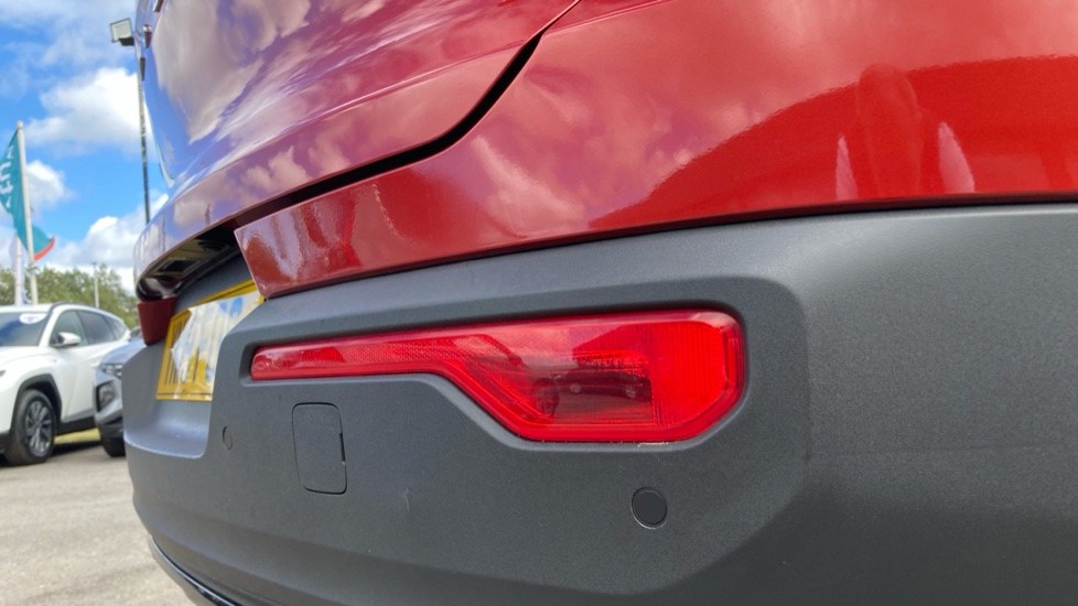 Volvo XC40 2.0 D3 R DESIGN Pro 5dr Diesel Estate - Image 22