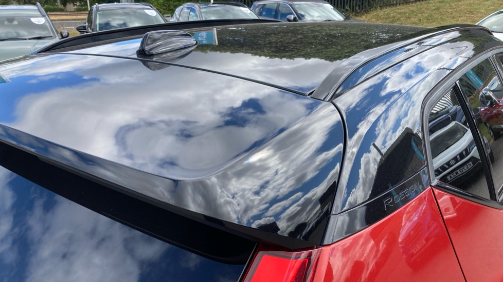 Volvo XC40 2.0 D3 R DESIGN Pro 5dr Diesel Estate - Image 24