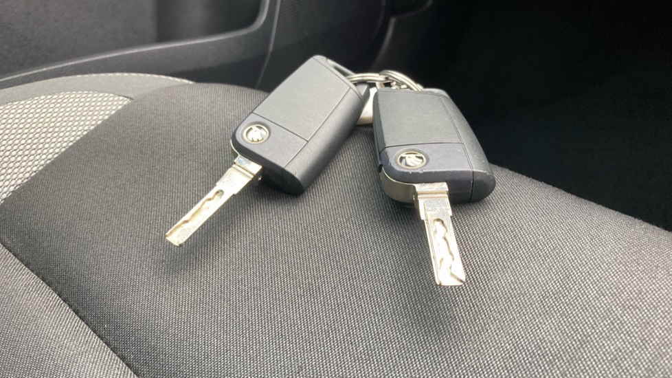 Skoda Rapid Spaceback 1.0 TSI 110 SE Tech 5dr Petrol Hatchback - Image 19