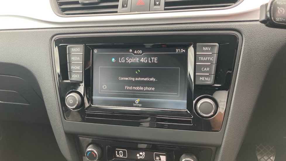 Skoda Rapid Spaceback 1.0 TSI 110 SE Tech 5dr Petrol Hatchback - Image 36
