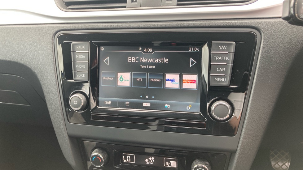 Skoda Rapid Spaceback 1.0 TSI 110 SE Tech 5dr Petrol Hatchback - Image 37