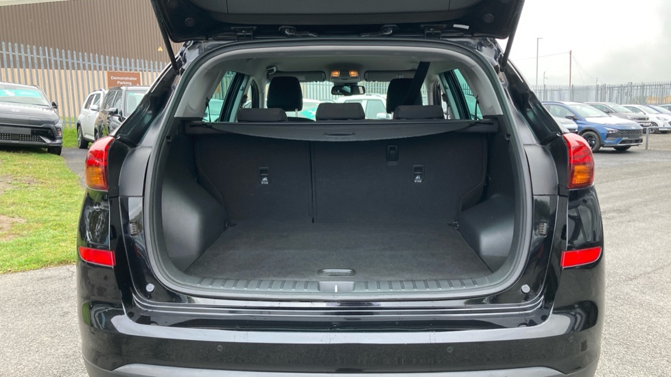 Hyundai TUCSON 1.6 GDi SE Nav 5dr 2WD Petrol Estate - Image 4