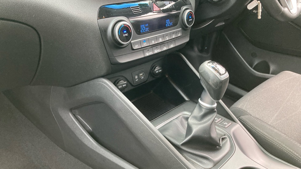 Hyundai TUCSON 1.6 GDi SE Nav 5dr 2WD Petrol Estate - Image 13