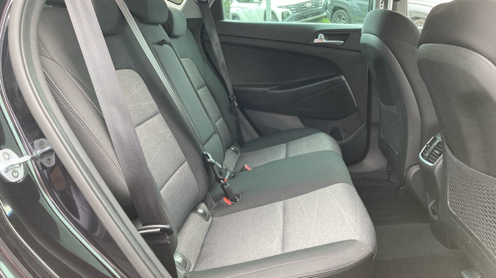 Hyundai TUCSON 1.6 GDi SE Nav 5dr 2WD Petrol Estate - Image 16