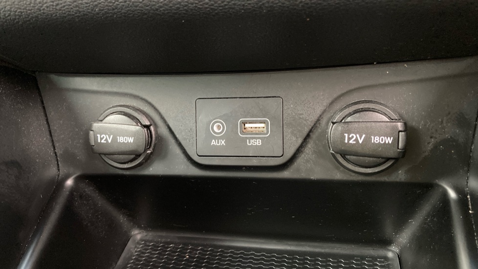 Hyundai TUCSON 1.6 GDi SE Nav 5dr 2WD Petrol Estate - Image 36