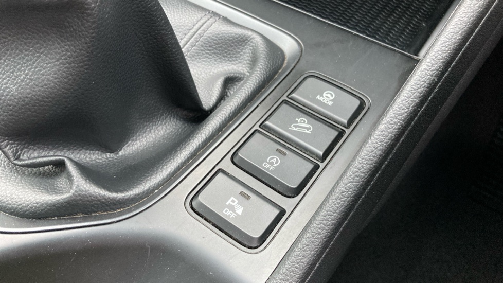 Hyundai TUCSON 1.6 GDi SE Nav 5dr 2WD Petrol Estate - Image 37