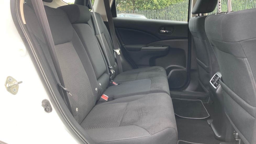 Honda CR-V 2.0 i-VTEC SE 5dr 2WD Petrol Estate - Image 16