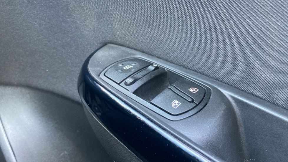 Vauxhall Corsa 1.4 [75] Energy 5dr [AC] Petrol Hatchback - Image 21