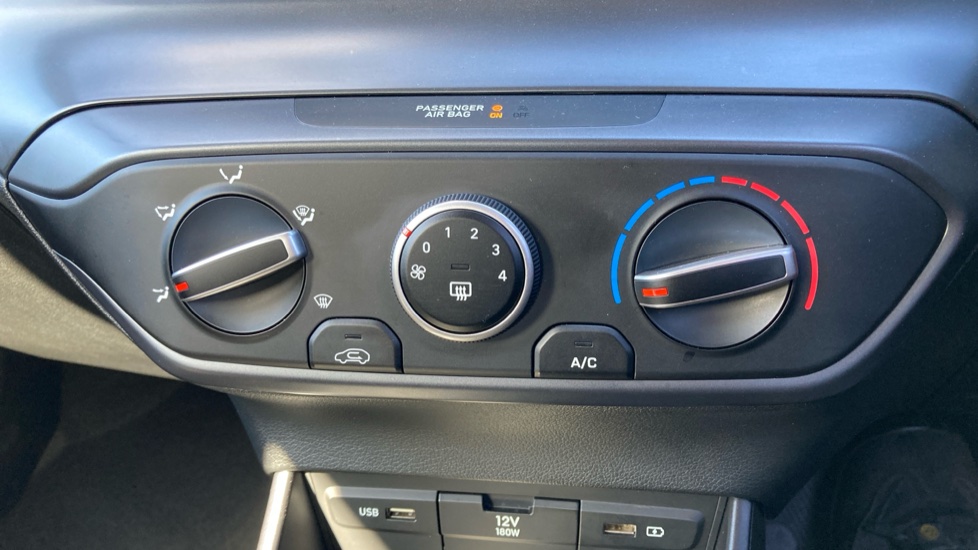Hyundai BAYON 1.0 TGDi 48V MHEV SE Connect 5dr DCT Petrol Hatchback - Image 34
