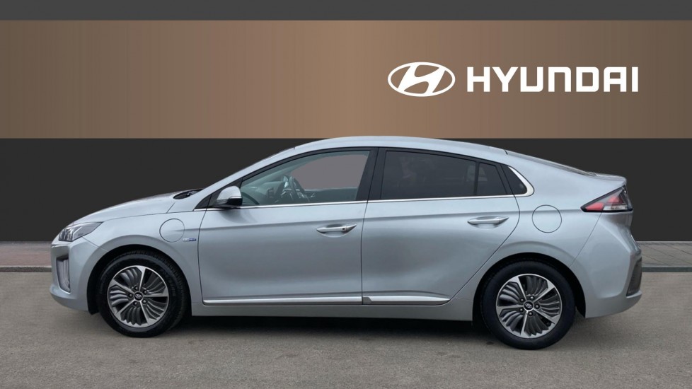Hyundai IONIQ 1.6 GDi Plug-in Hybrid Premium SE 5dr DCT Hatchback - Image 5