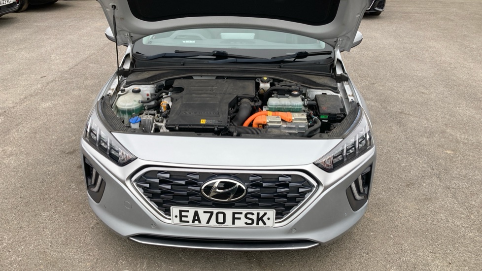 Hyundai IONIQ 1.6 GDi Plug-in Hybrid Premium SE 5dr DCT Hatchback - Image 8