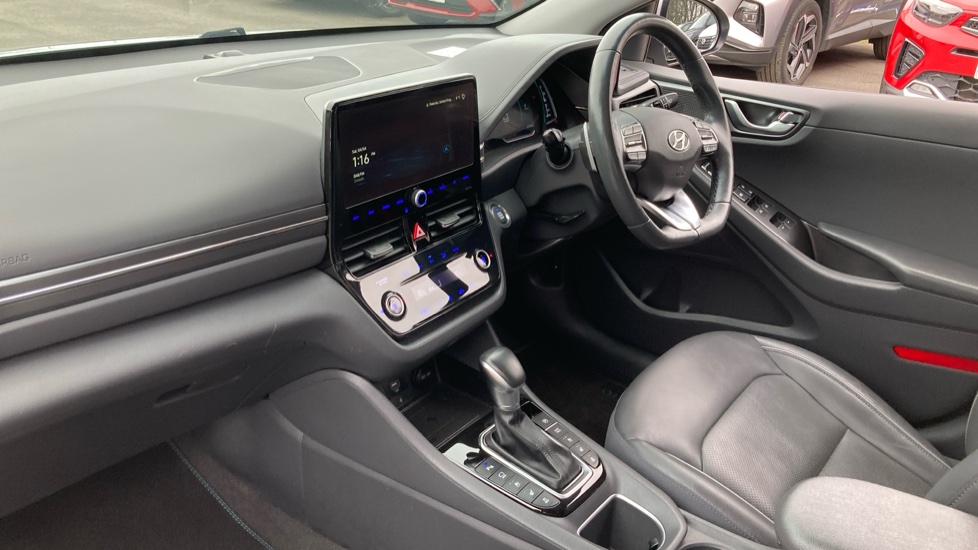 Hyundai IONIQ 1.6 GDi Plug-in Hybrid Premium SE 5dr DCT Hatchback - Image 9