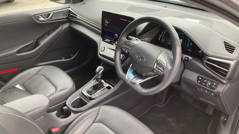 Hyundai IONIQ 1.6 GDi Plug-in Hybrid Premium SE 5dr DCT Hatchback - Image 11