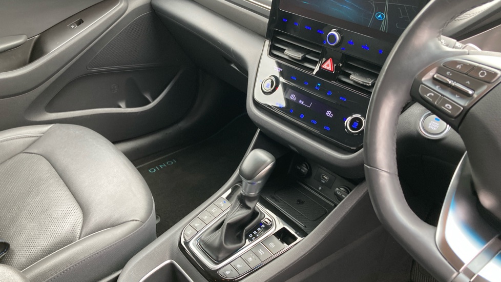 Hyundai IONIQ 1.6 GDi Plug-in Hybrid Premium SE 5dr DCT Hatchback - Image 13