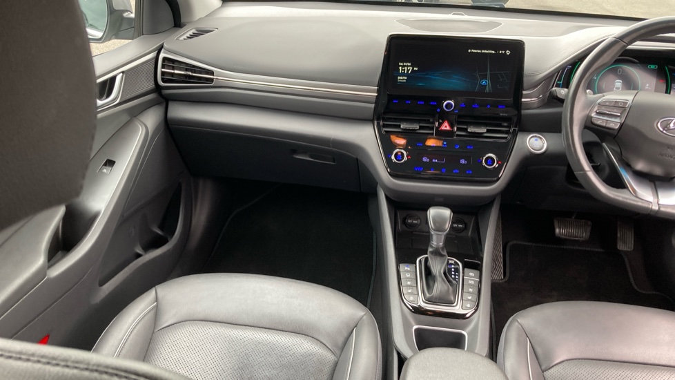 Hyundai IONIQ 1.6 GDi Plug-in Hybrid Premium SE 5dr DCT Hatchback - Image 14