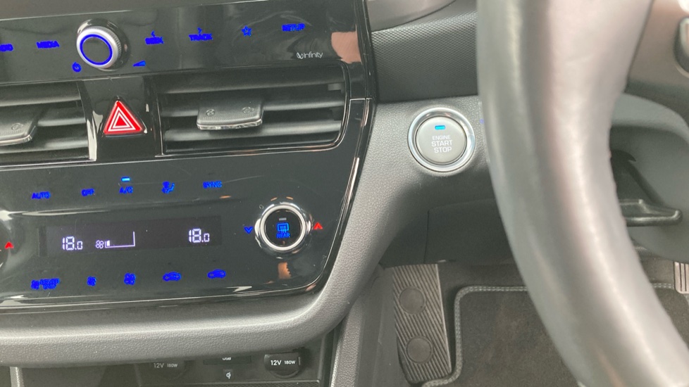 Hyundai IONIQ 1.6 GDi Plug-in Hybrid Premium SE 5dr DCT Hatchback - Image 28