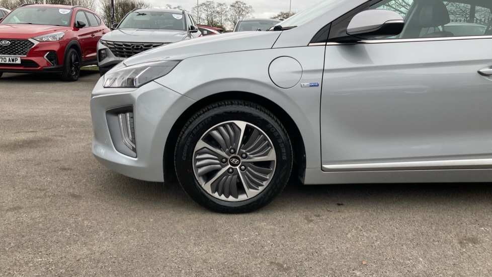 Hyundai IONIQ 1.6 GDi Plug-in Hybrid Premium SE 5dr DCT Hatchback - Image 38