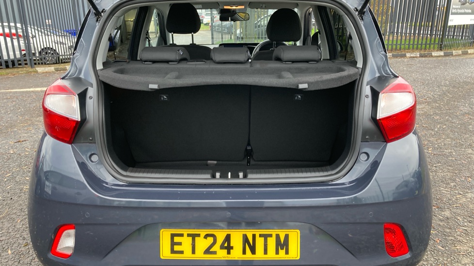 Hyundai i10 1.0 [63] Premium 5dr Auto [Nav] Petrol Hatchback - Image 4