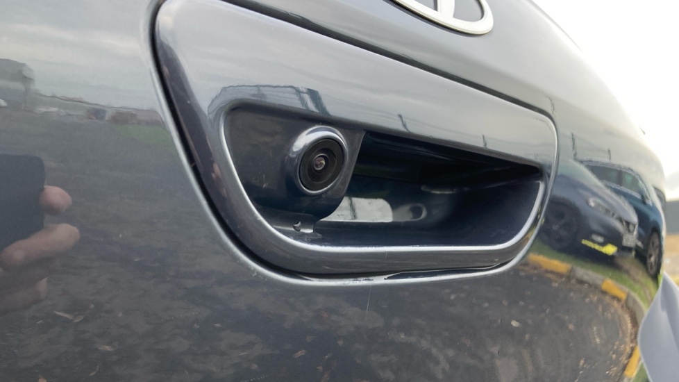 Hyundai i10 1.0 [63] Premium 5dr Auto [Nav] Petrol Hatchback - Image 28