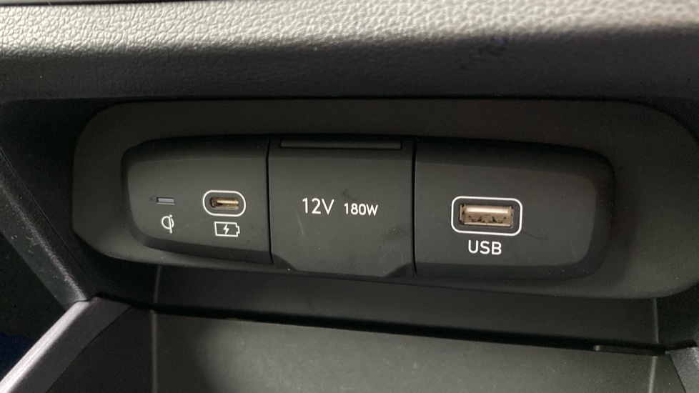 Hyundai i10 1.0 [63] Premium 5dr Auto [Nav] Petrol Hatchback - Image 39
