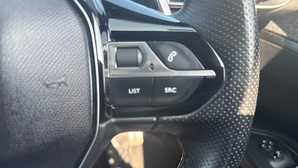Peugeot 3008 1.6 THP GT Line 5dr EAT6 Petrol Estate - Image 30