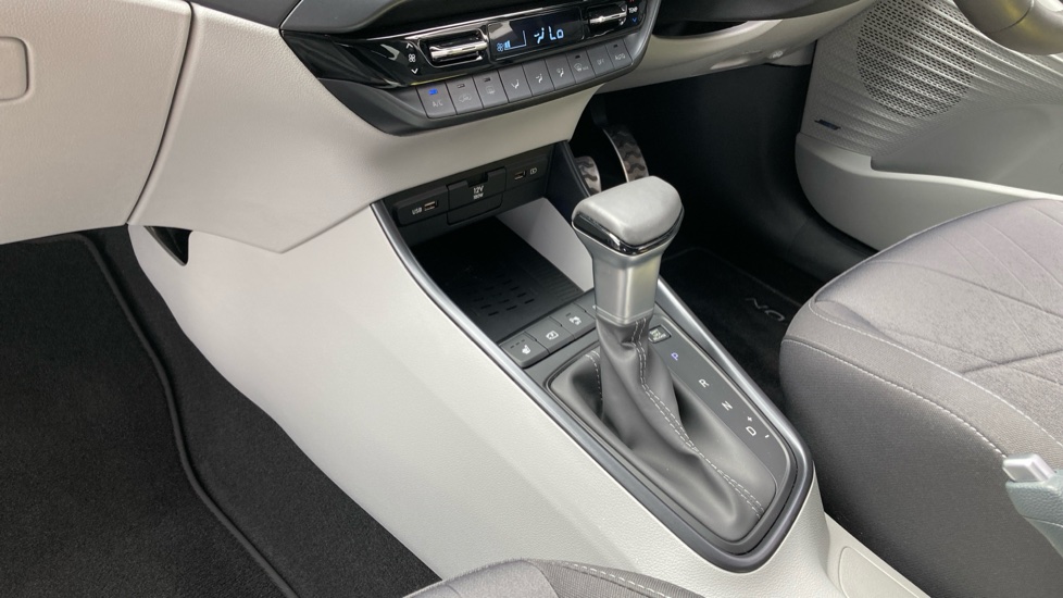 Hyundai BAYON 1.0 TGDi 48V MHEV Ultimate 5dr DCT Petrol Hatchback - Image 13