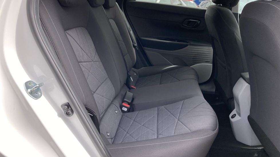 Hyundai BAYON 1.0 TGDi 48V MHEV Ultimate 5dr DCT Petrol Hatchback - Image 16