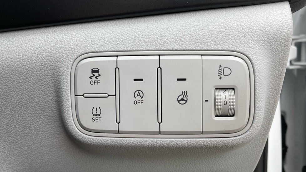 Hyundai BAYON 1.0 TGDi 48V MHEV Ultimate 5dr DCT Petrol Hatchback - Image 26