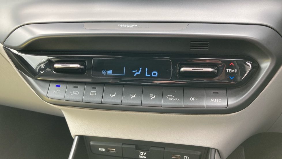 Hyundai BAYON 1.0 TGDi 48V MHEV Ultimate 5dr DCT Petrol Hatchback - Image 35